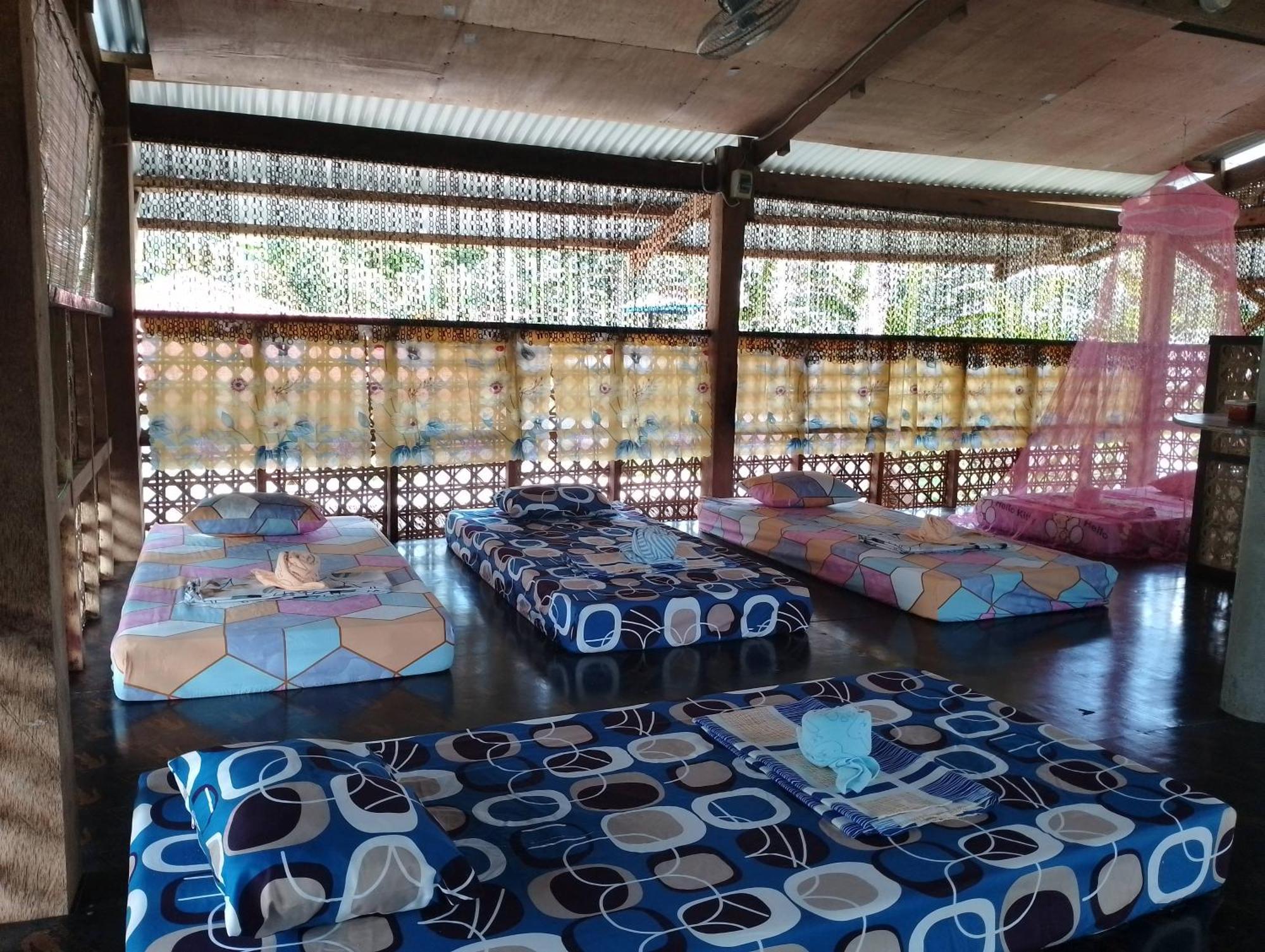 Lhoyjean Garden Hostel Batuan Экстерьер фото