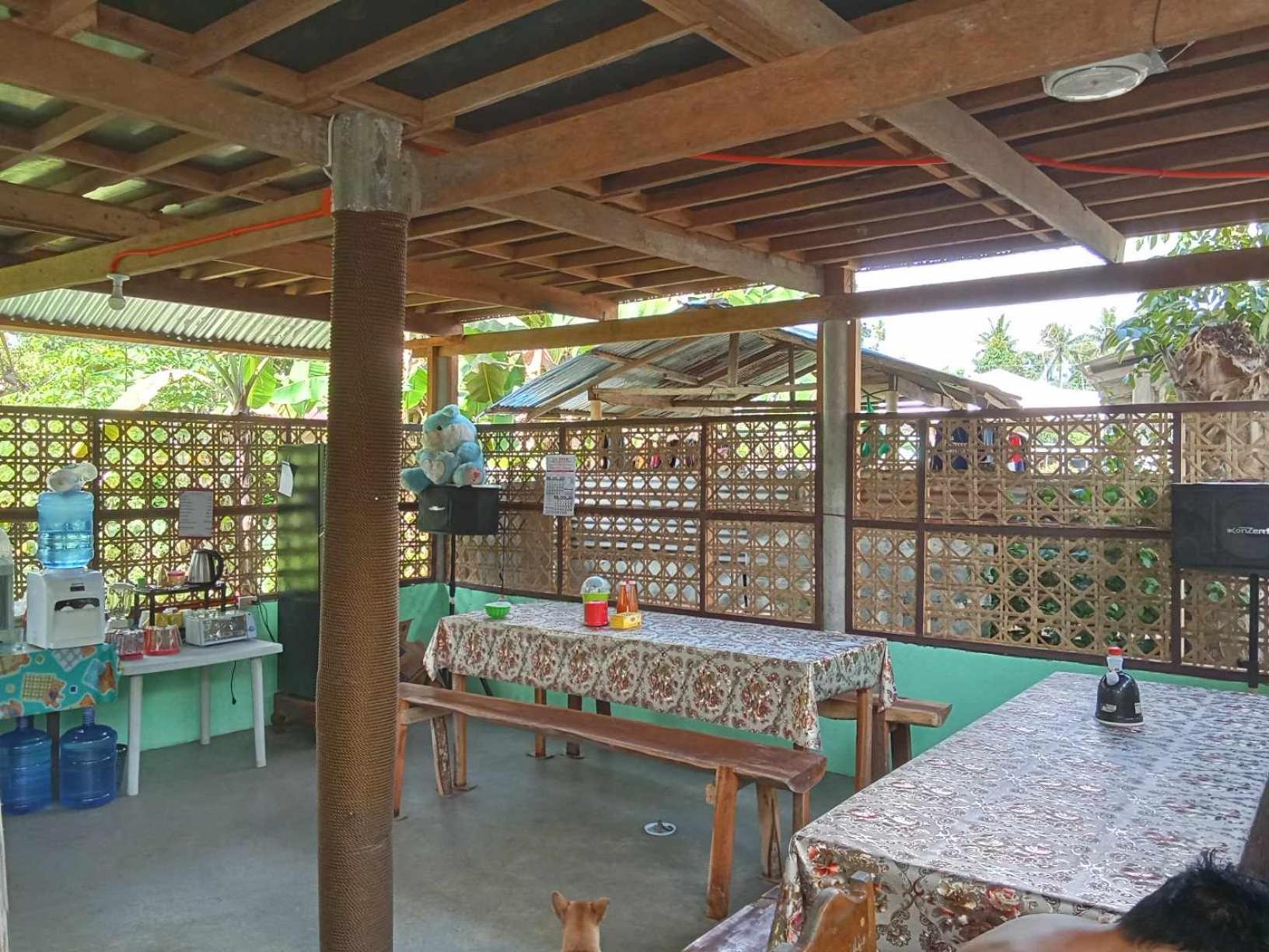 Lhoyjean Garden Hostel Batuan Экстерьер фото