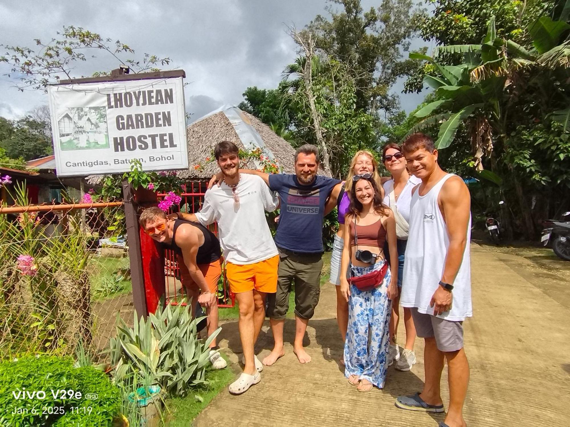 Lhoyjean Garden Hostel Batuan Экстерьер фото